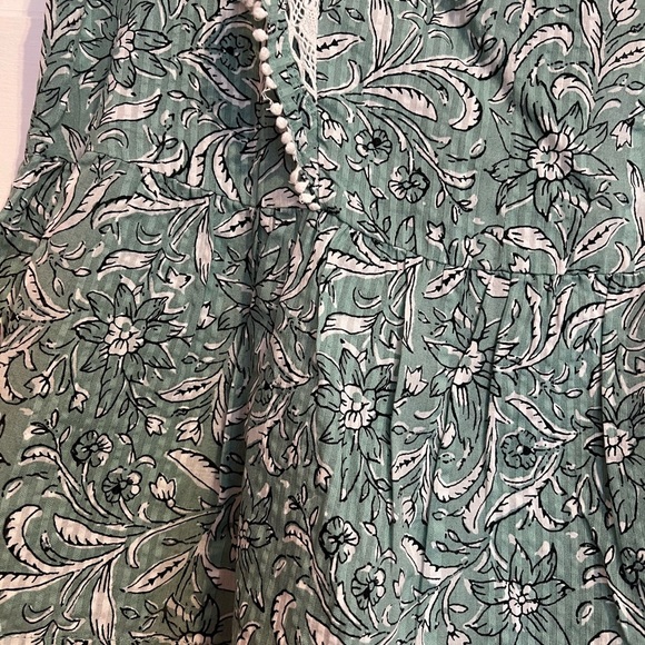 #45 LOFT • SAGE GREEN LACE DETAILED BLOUSE - Picture 7 of 9